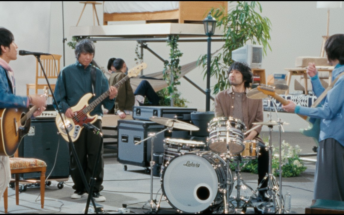 Mr.Children「Saturday」MUSIC VIDEO