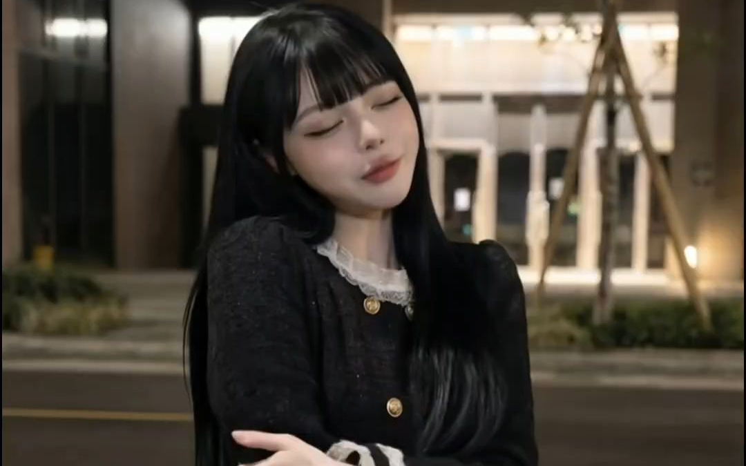 【AI视频】我的可爱女友竟是男逃犯！