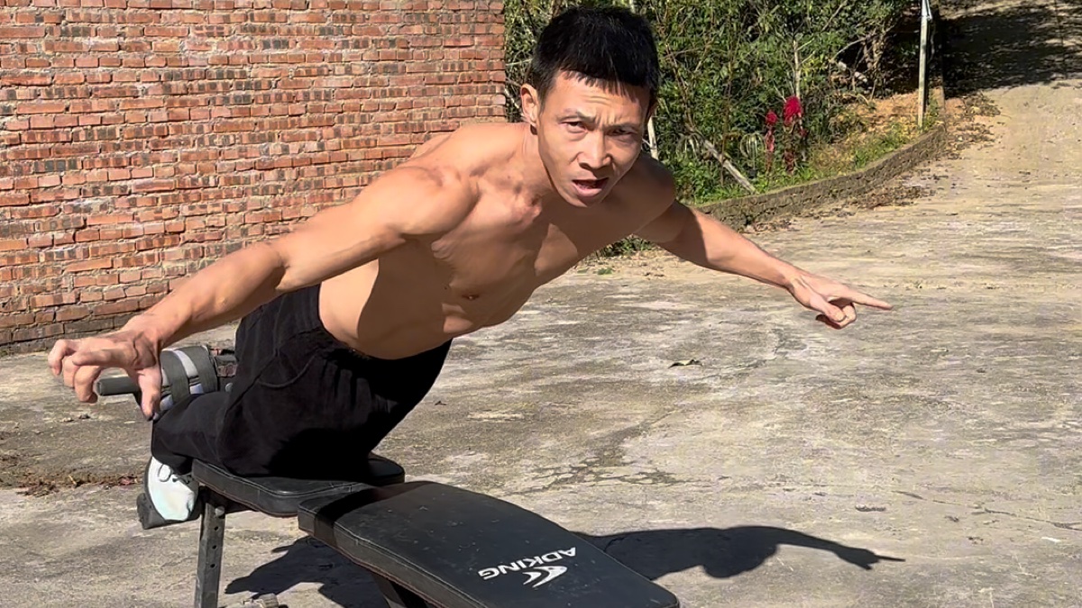 这腰突然就不正经了