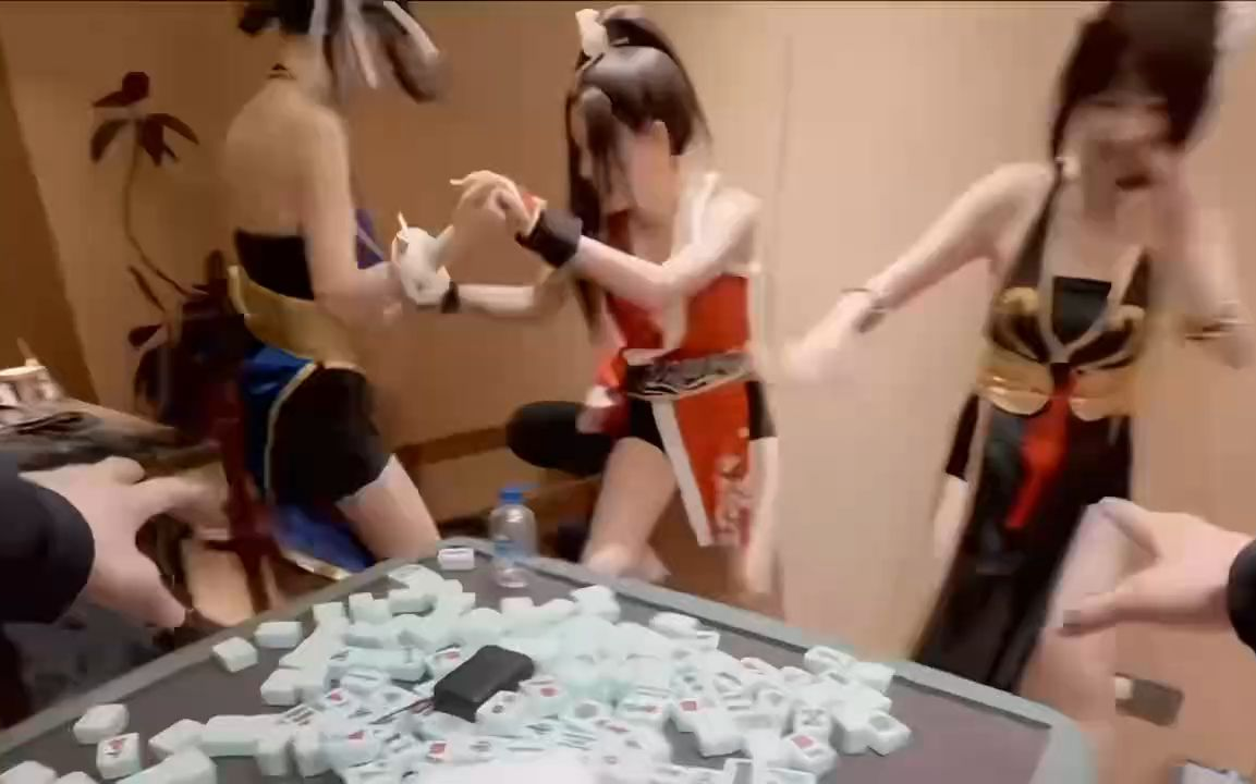 显得多热闹