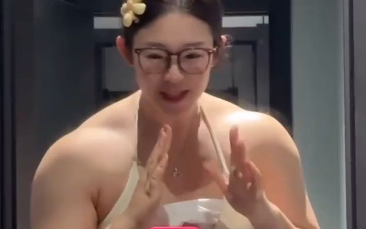 金刚芭比爱不爱？
