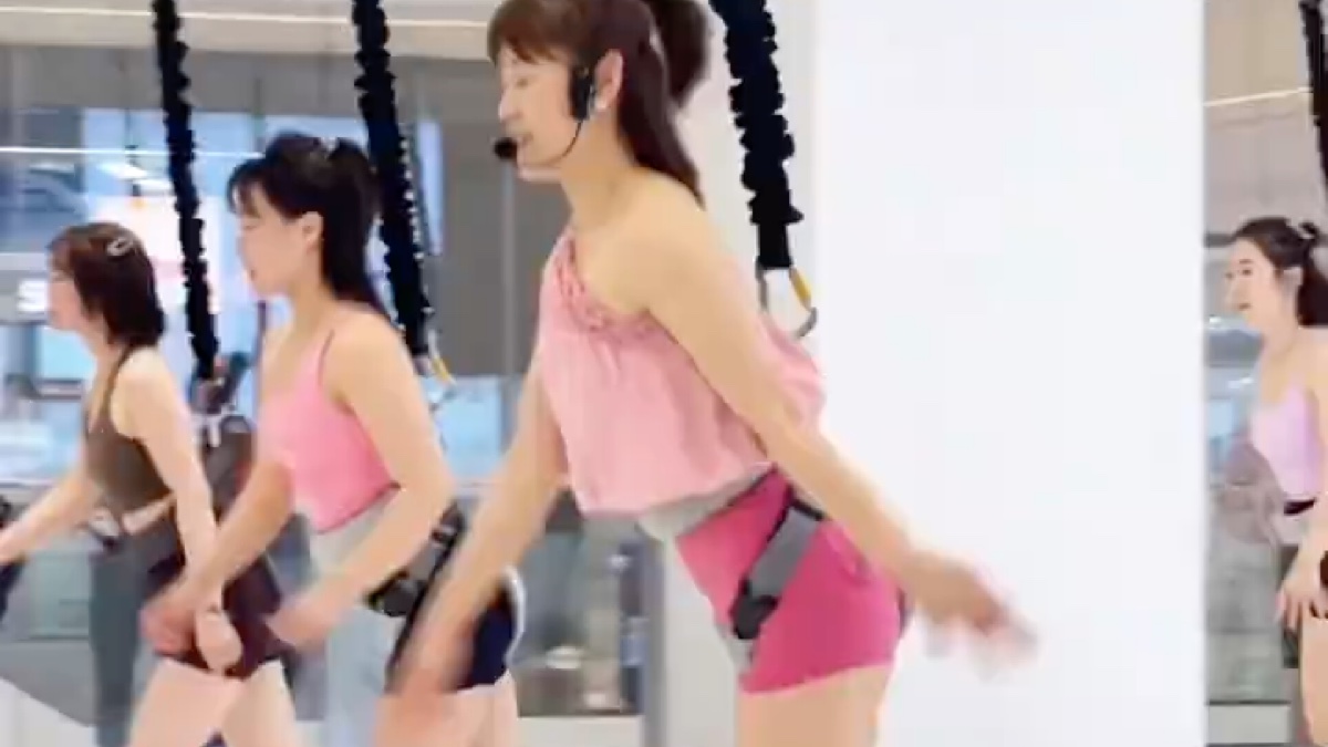 室内蹦极