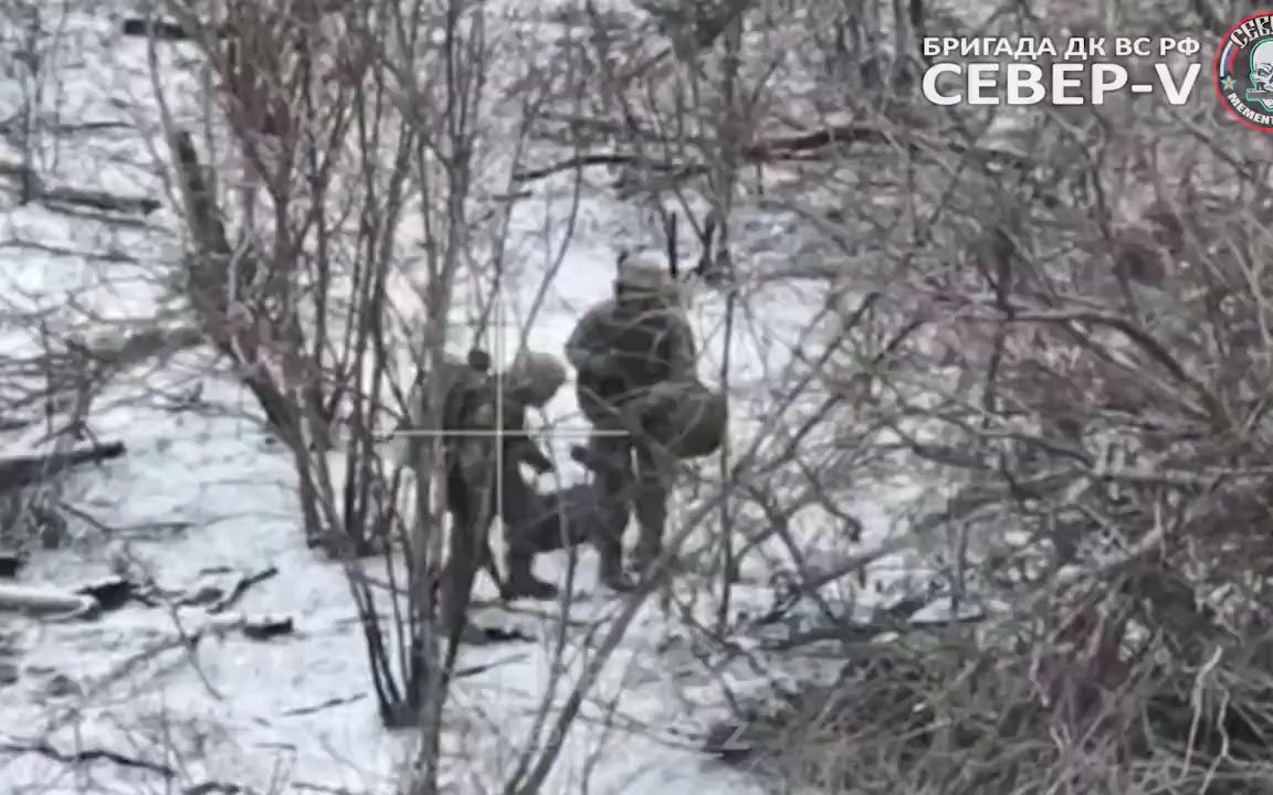 乌友慎重，这些乌军林间休整时被俄军北方-V侦察无人机发现，随即遭到炮火与无人机轮番打击。