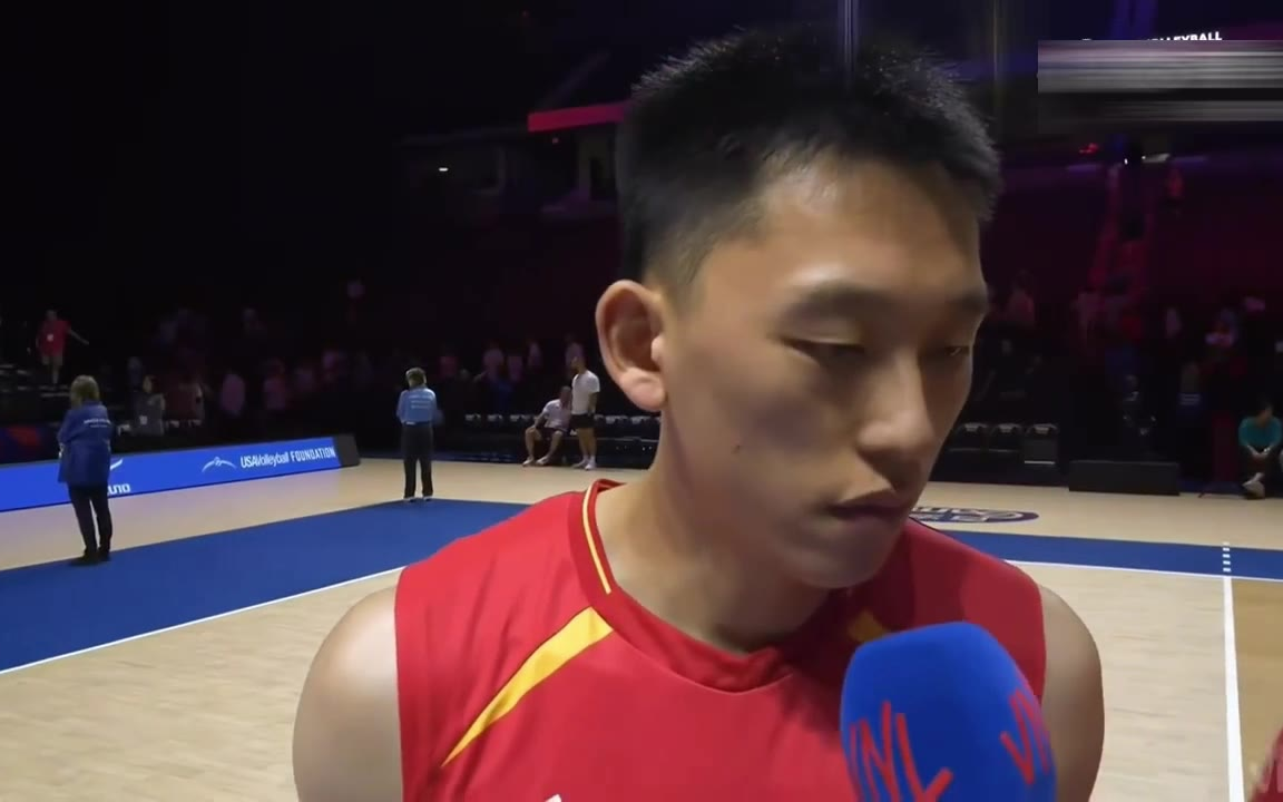 中国男排队长俞元泰赛后接受采访