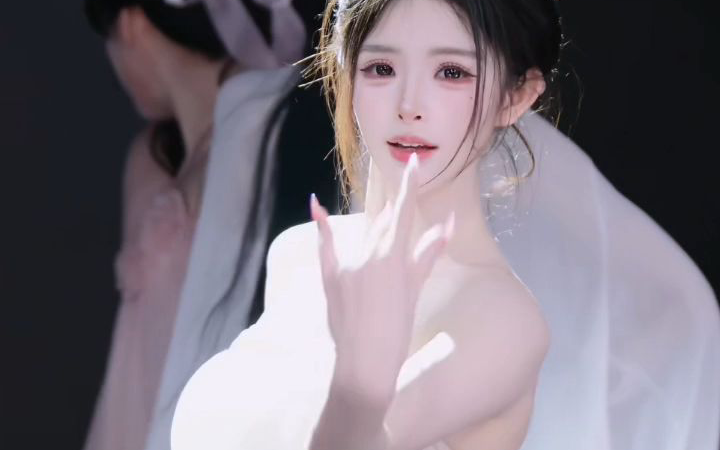 这一次我学会新技巧录视频时候暂停，等要钱环节过去再录，所以这是纯舞蹈视频，灯光也太亮了，粉衣服都成白