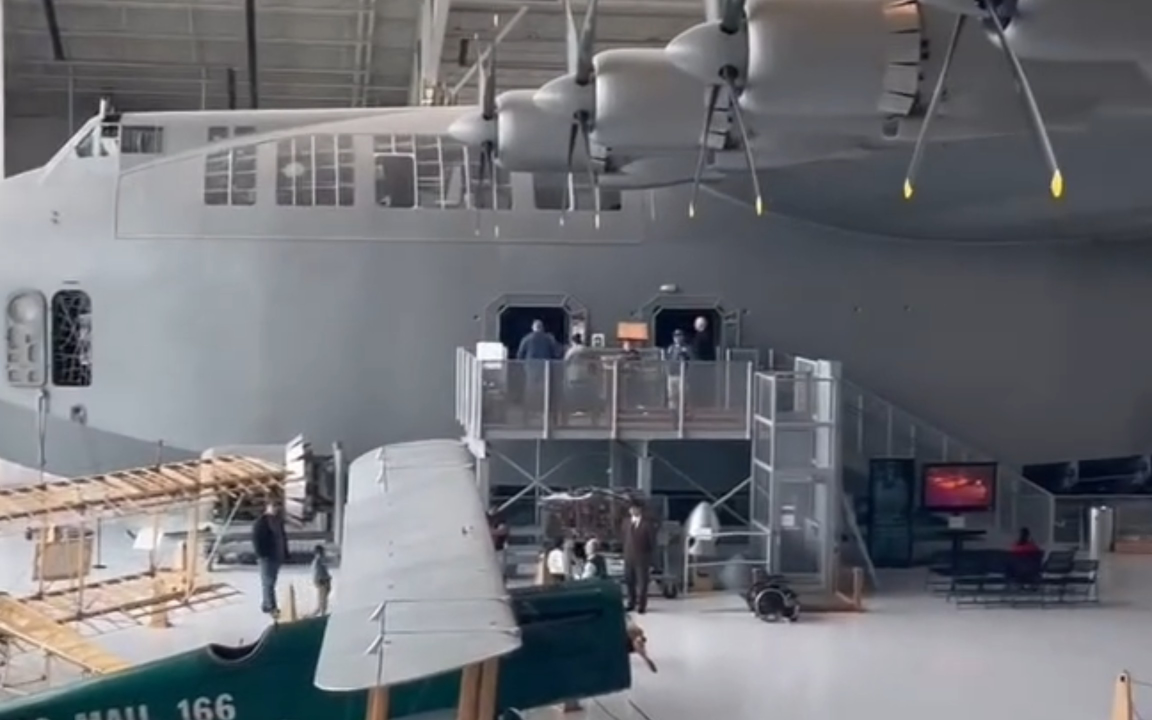 H-4巨型飞行艇，二战期间设想通过跨大西洋直线运输免受潜艇骚扰