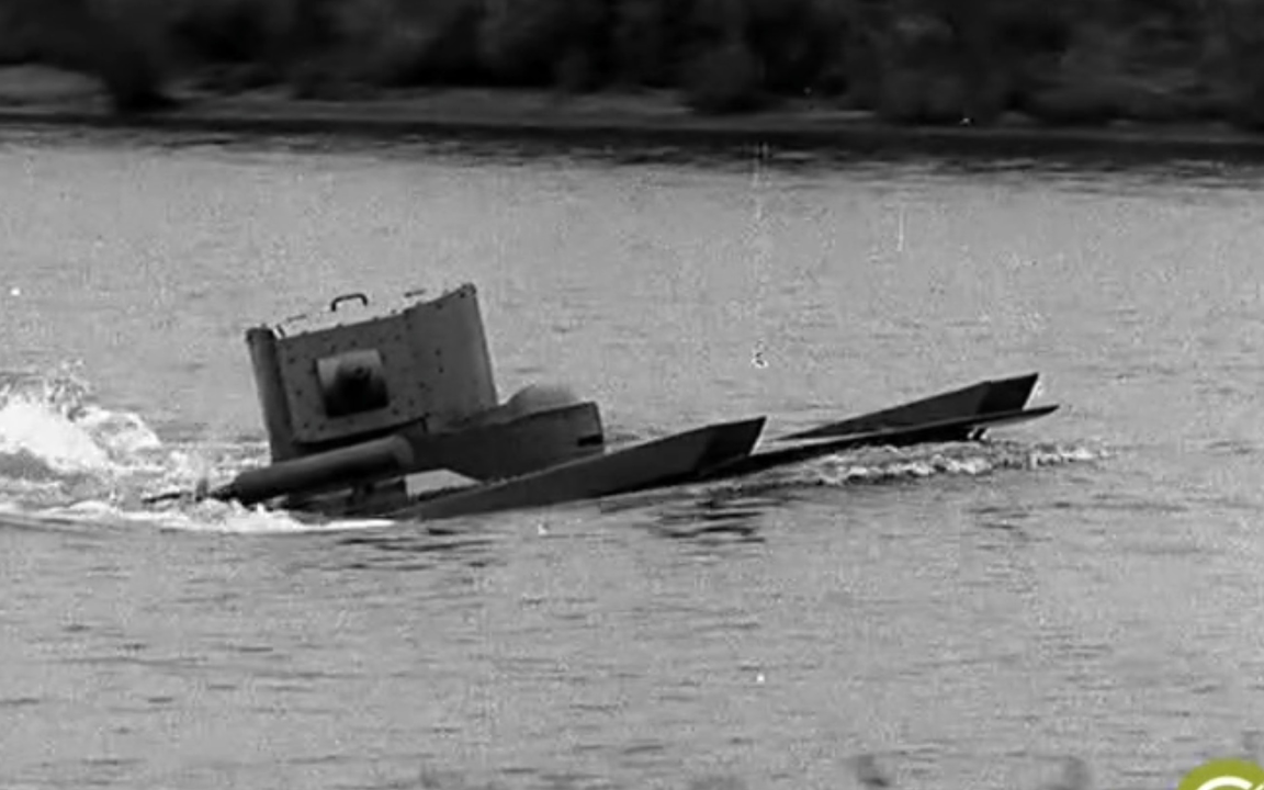 [历史影像] 测试维克斯A4E12两栖坦克（1931年11月）