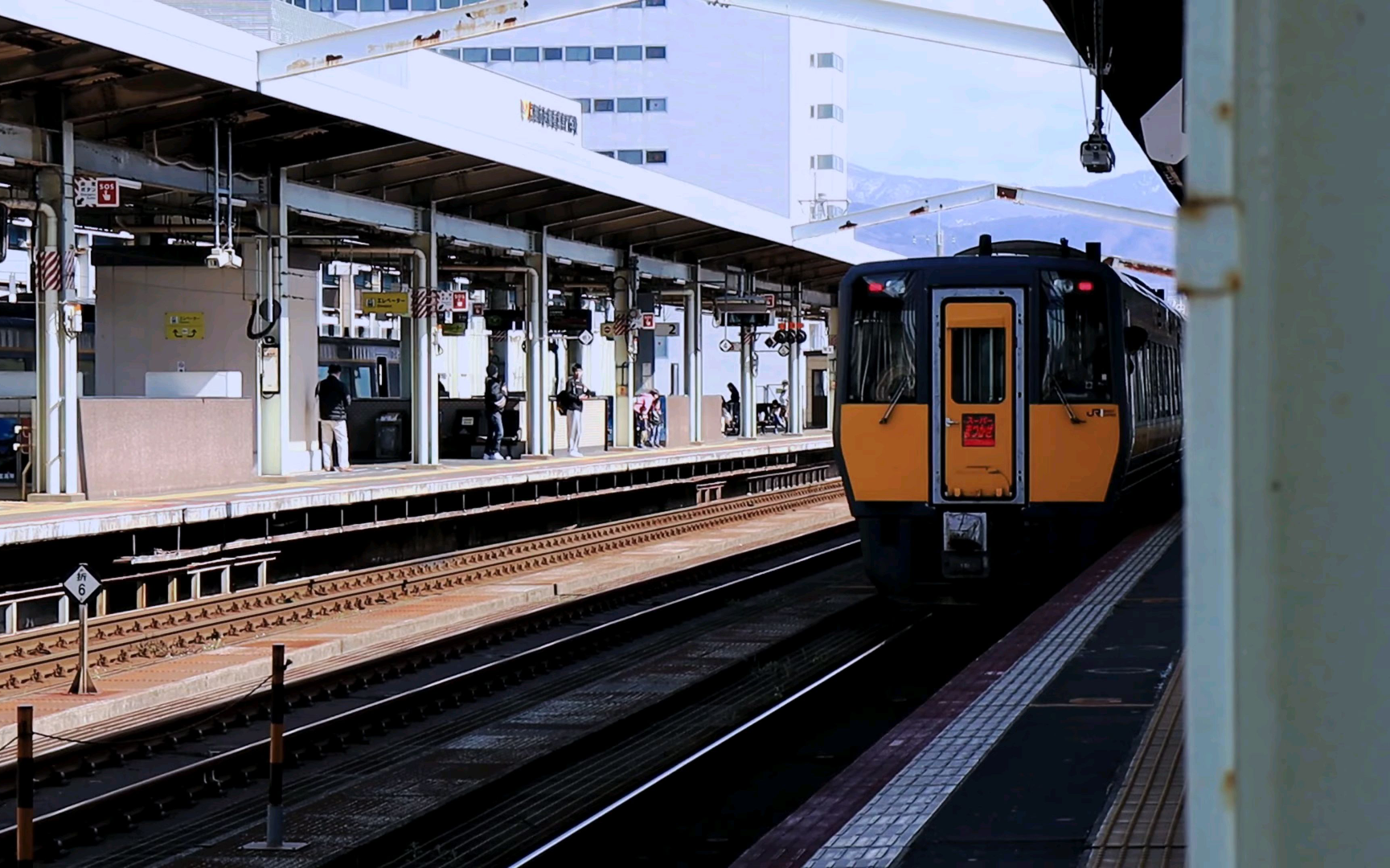 (ダイヤ乱れの鳥取駅)鳥取駅 列車走行集 撮影日2023年3月19日(4K_60FPS)