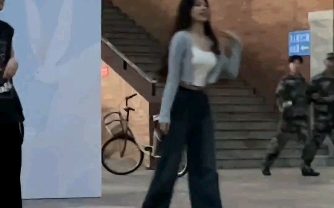 大扔子一抖一抖的