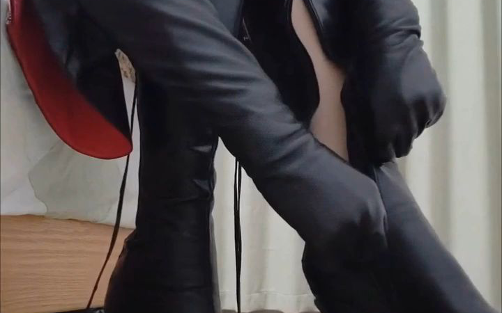 长靴小姐姐