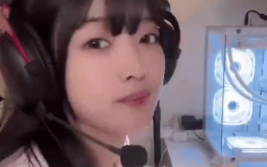电竞小迷妹一枚~~~