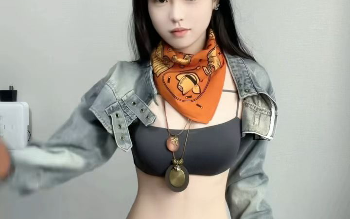 美女性感穿搭展示