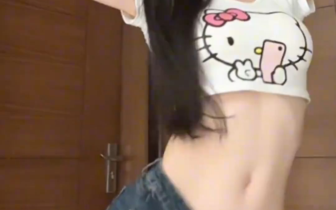 美女性感穿搭展示