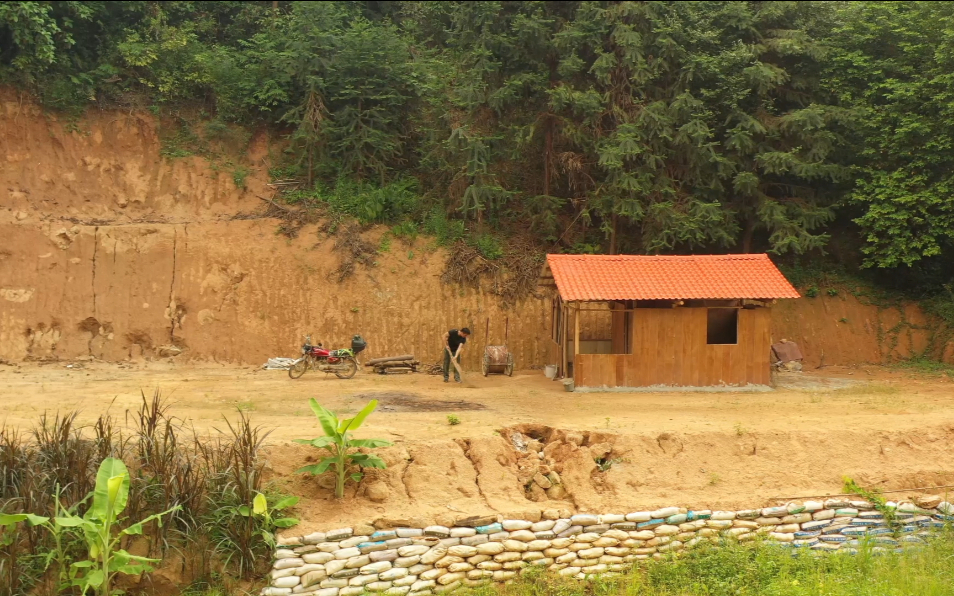 我在大山里建造的家