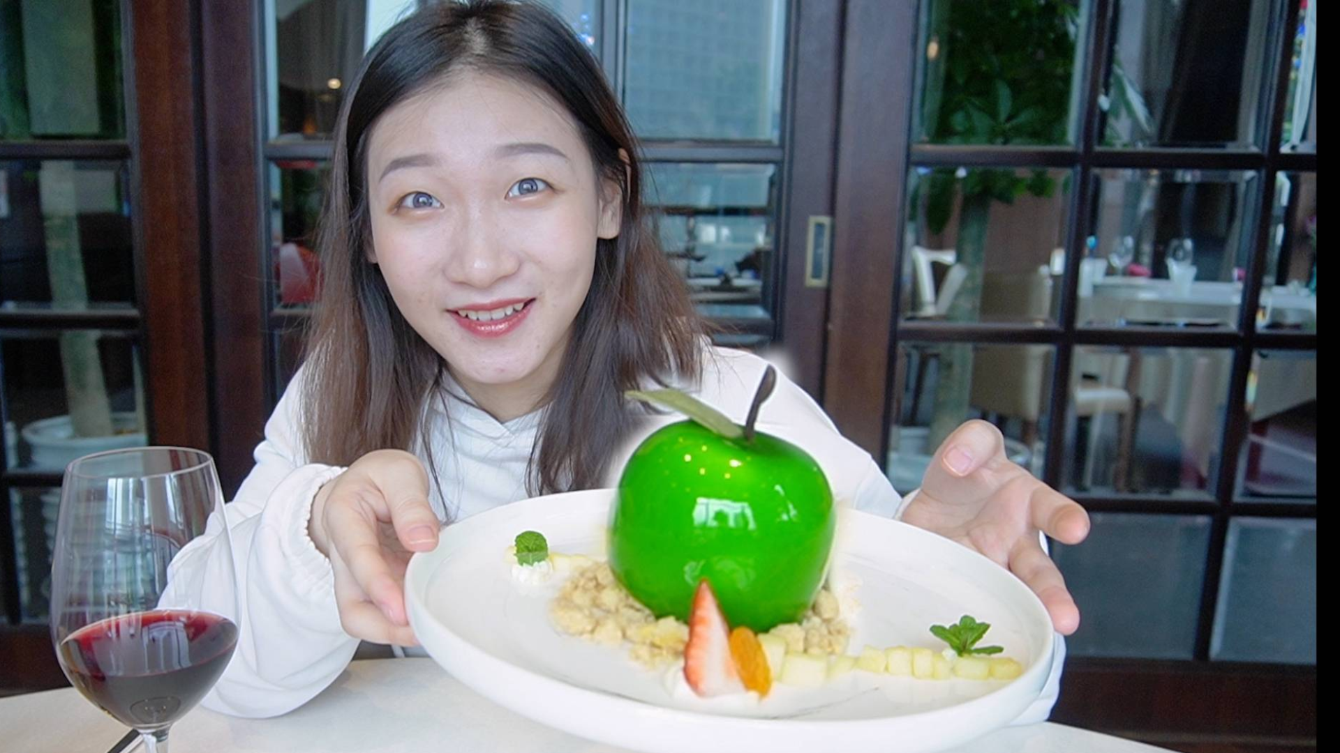 试吃588块钱一位的法餐,给我上了个‘ 毒苹果 !