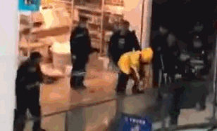 【每日平安第21期】外卖员因口角持刀杀人,违章司机带民警一起逃跑