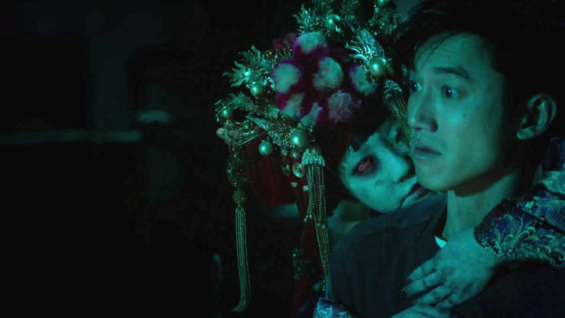 就因为捡了个红包,小伙就被迫和死人结婚!恐怖片《尸忆》