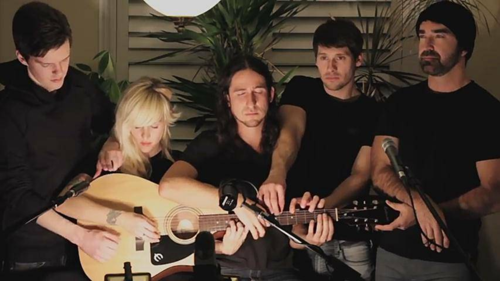 指弹吉他女装大佬刚好遇见你李玉刚