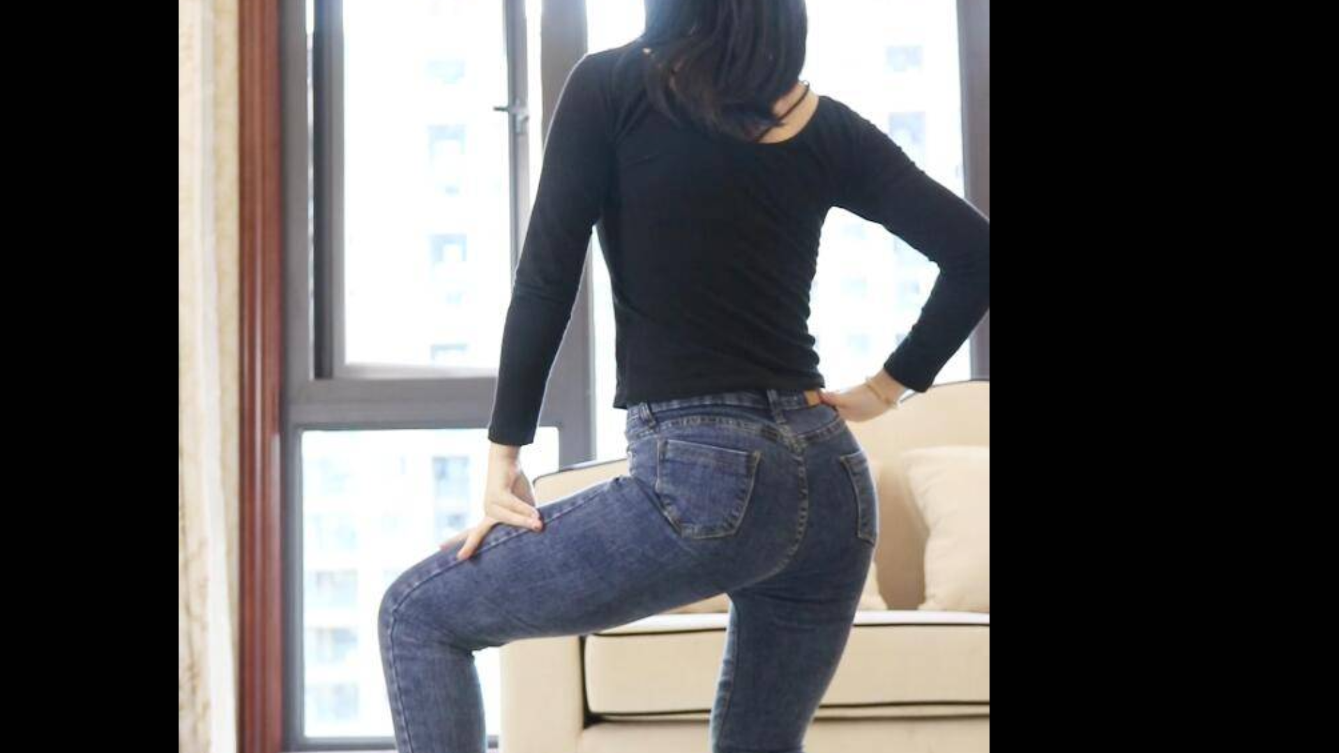 紧身牛仔裤妹子舞蹈