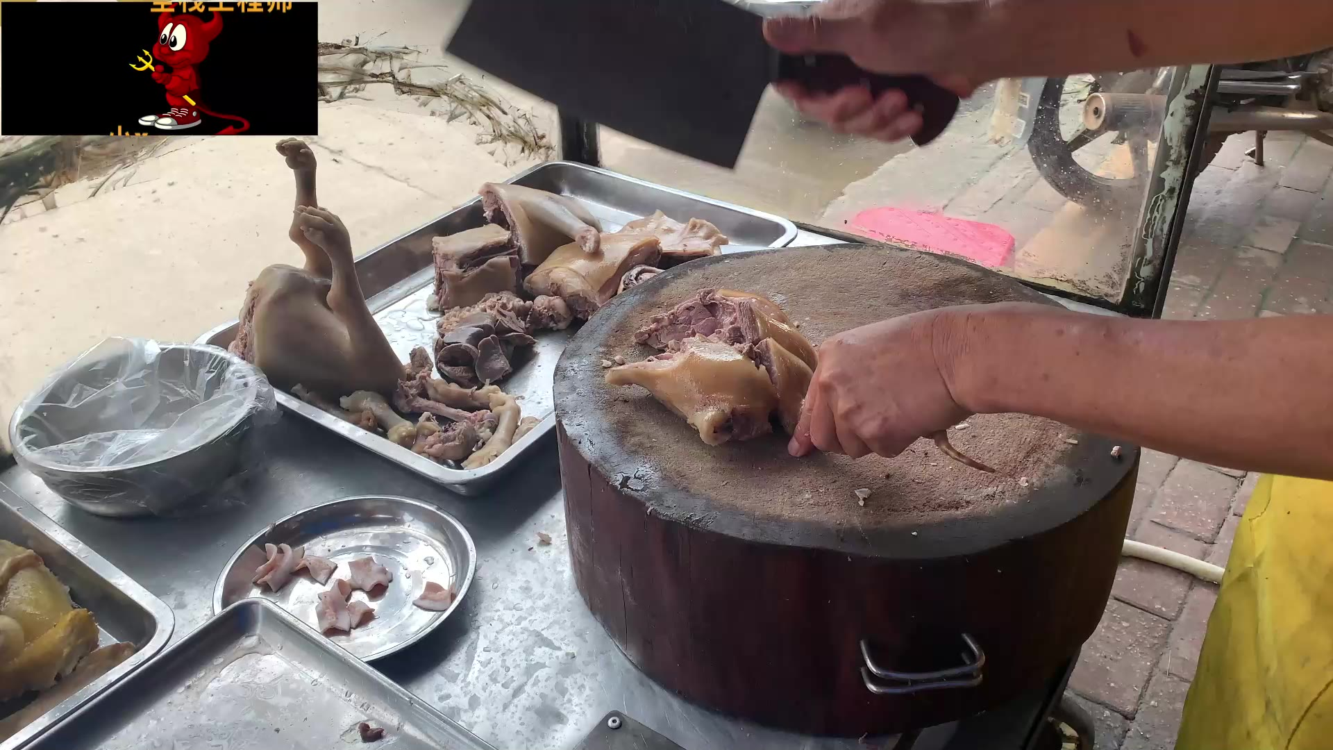 一些湛江人食白斩狗要老狗的肉,够味道,有嚼劲