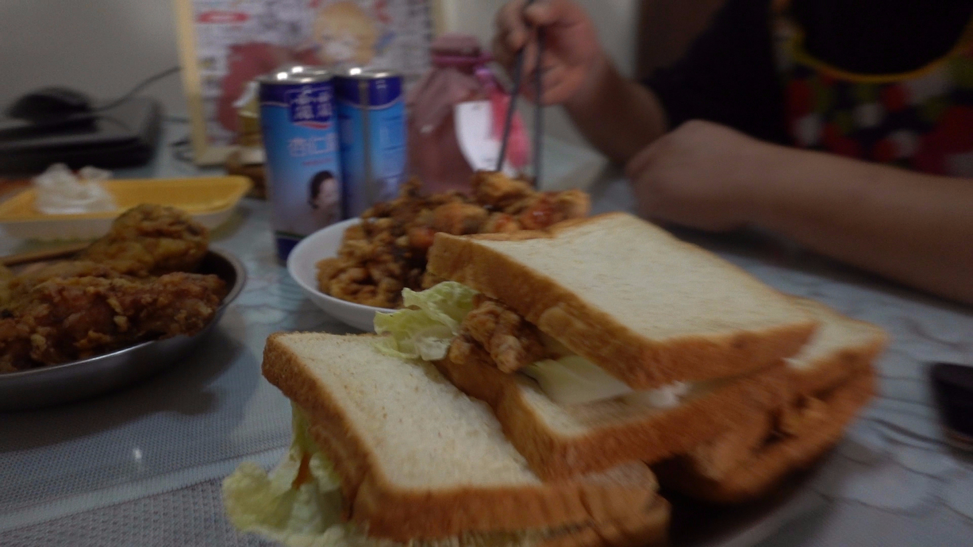 【老司马的日常食堂】鸡腿,超级三明治诸葛司马都吃爽了