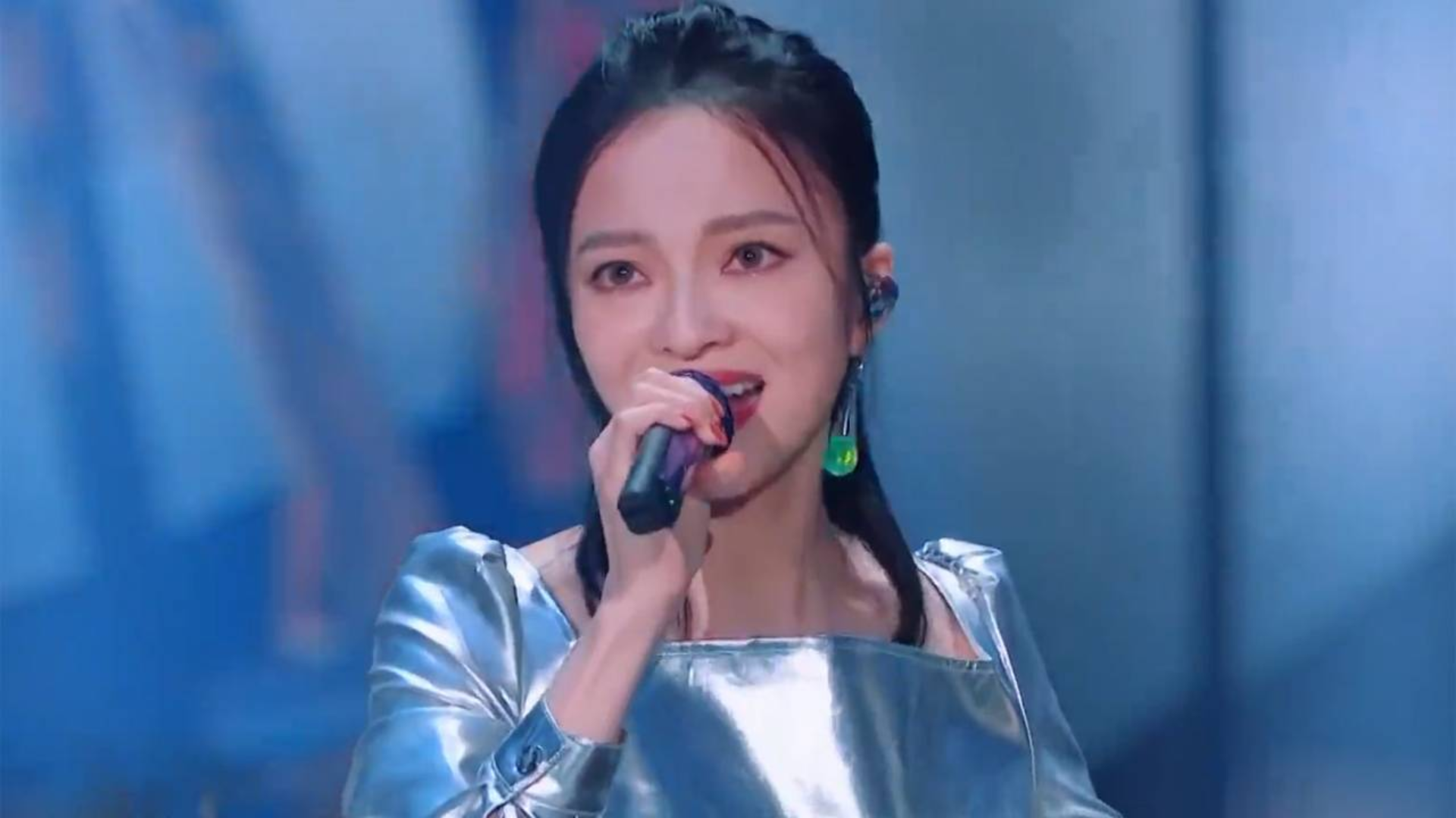 张韶涵的翻唱碾压原唱,《黎明前的黑暗》技惊四座,比原唱还好听