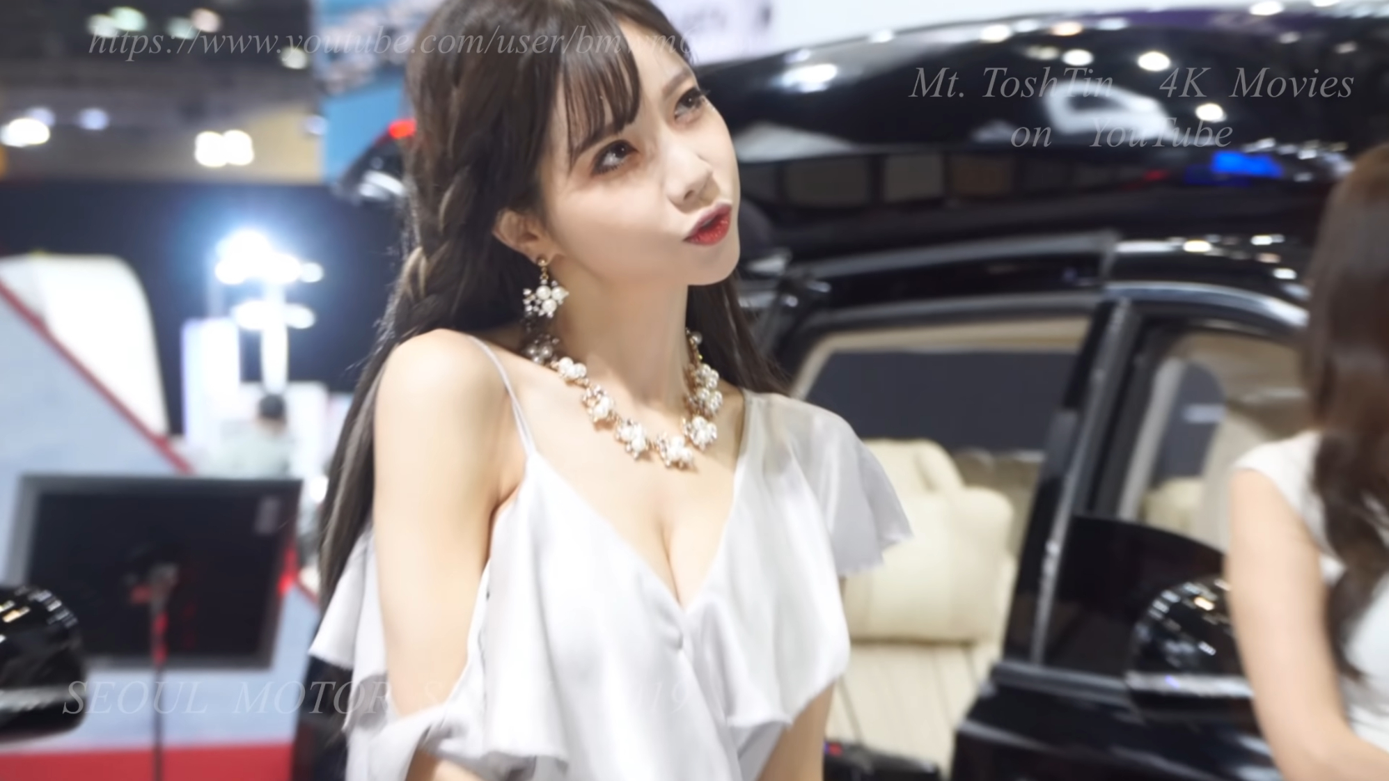 车展上活蹦又乱跳的小姐姐~带回家当女朋友?