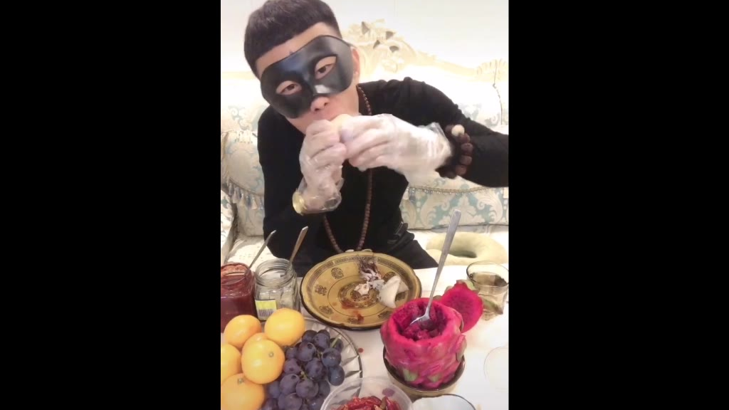 吐sei吐了蒙卡,美食博主我老八.