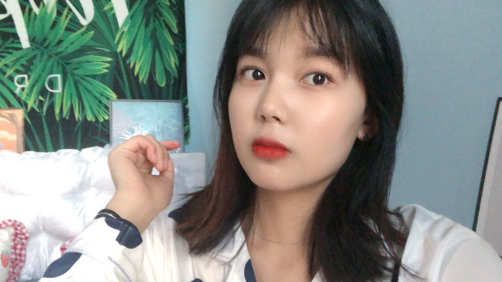 世界之大无奇不有,居然有人要买小妹穿过的丝袜,我该怎么回应