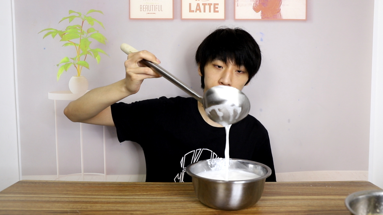 超好吃的家庭版肠粉怎么做?硬核小伙教你在家从零开始做肠粉