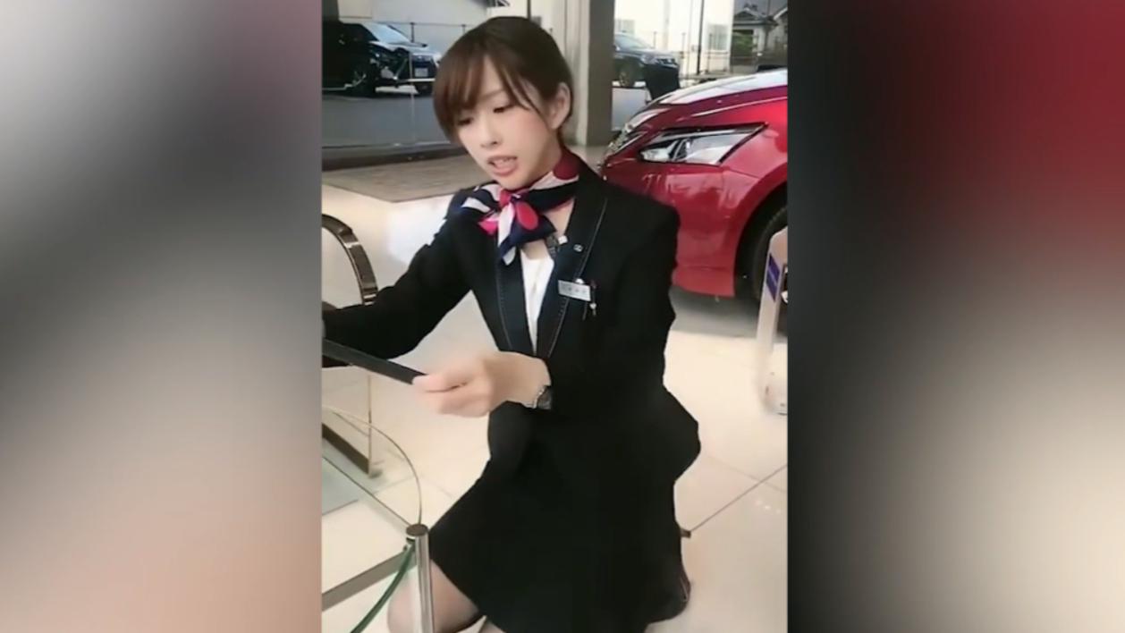 妹子你跪下来服务的样子真美!