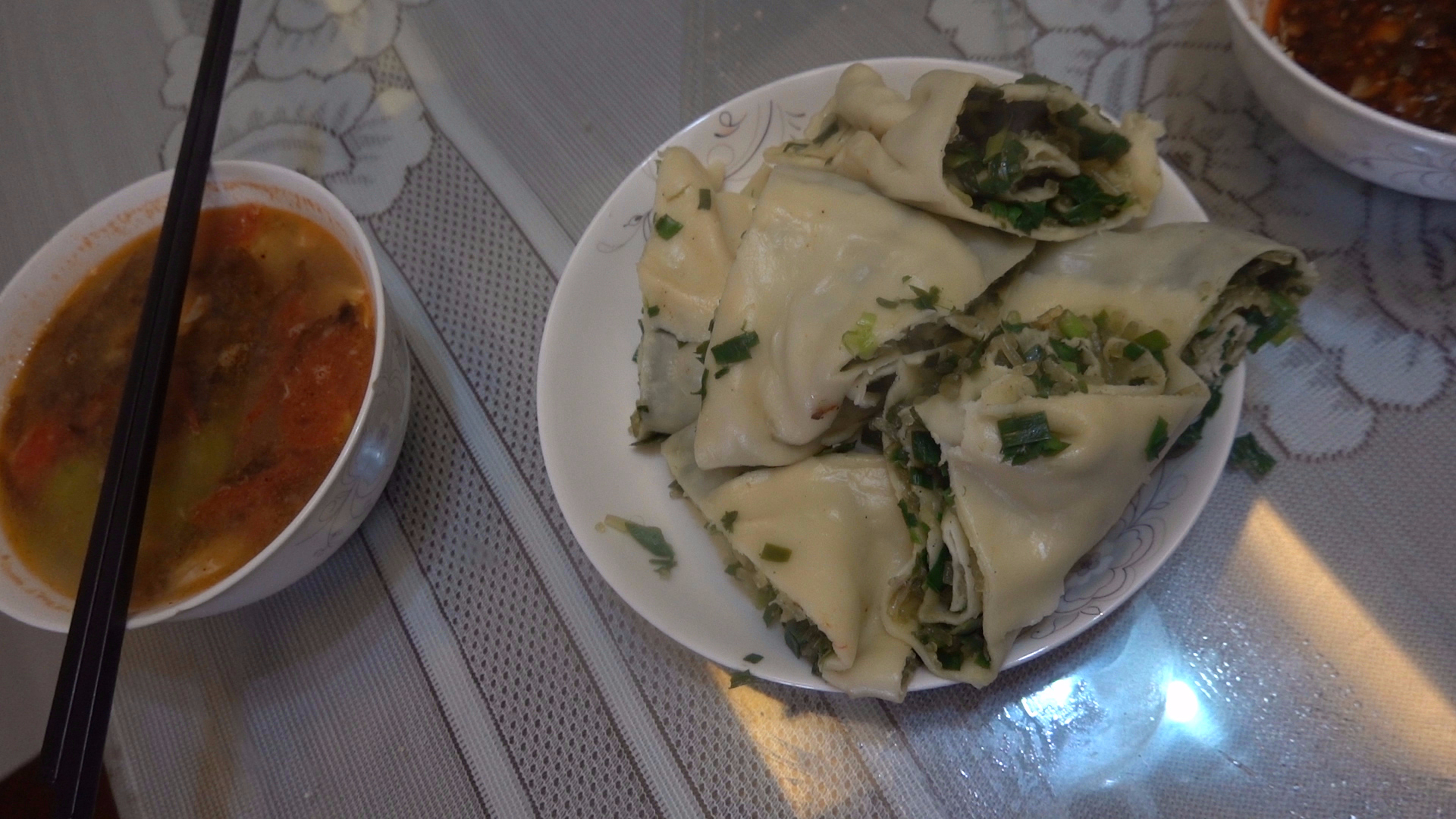 【老司马的日常食堂】陕西风味紫巻儿,蘸上辣子蒜水儿没治了