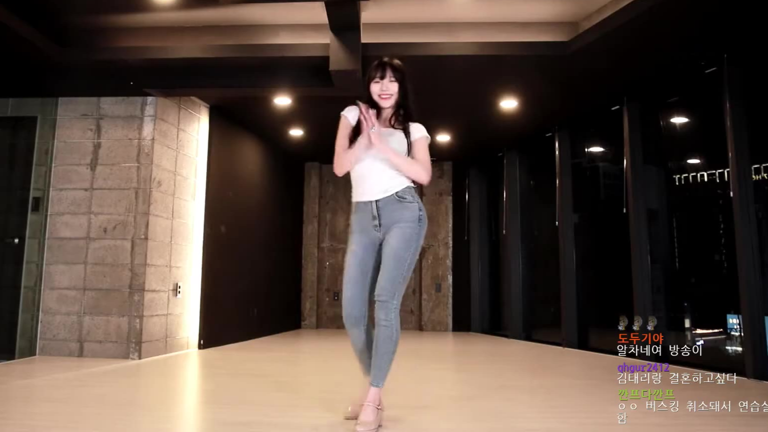 200228 SOOFLOWER 수련수련 DANCE COVER