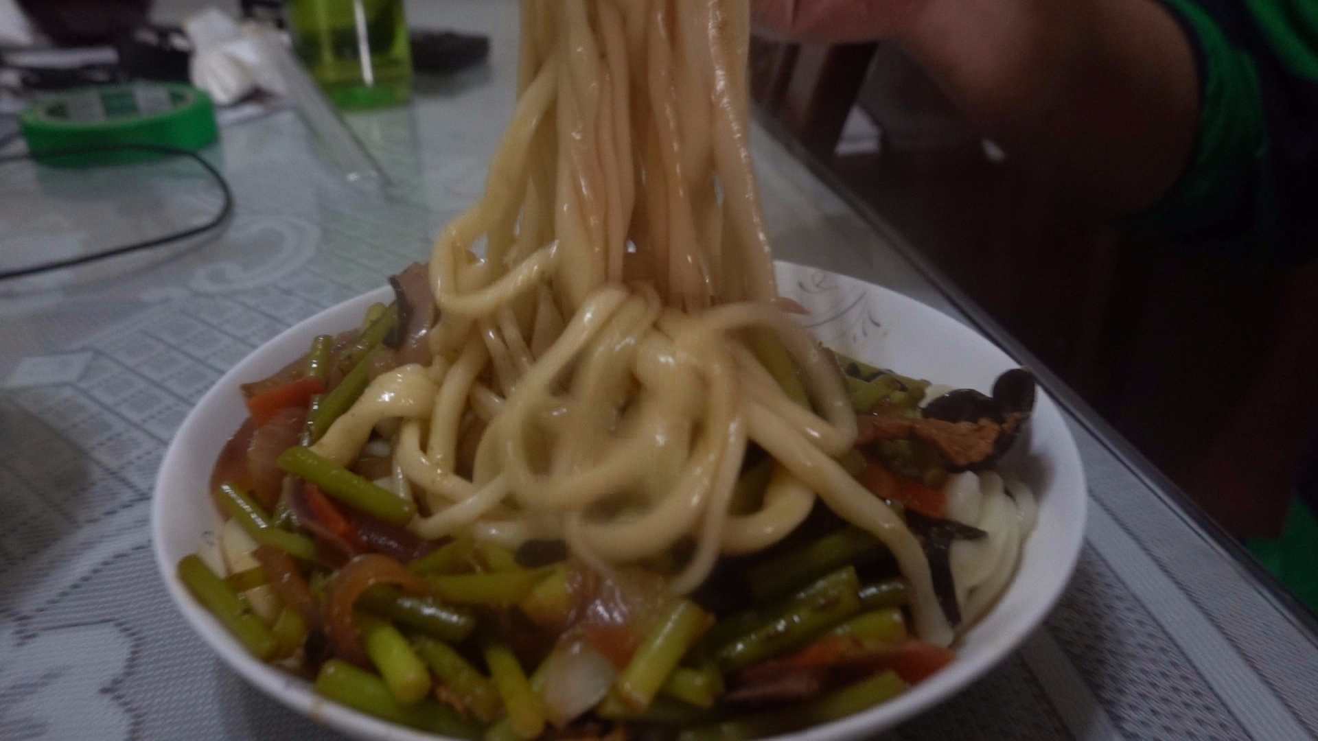 【老司马的日常食堂】好吃的新疆拉条子拌面