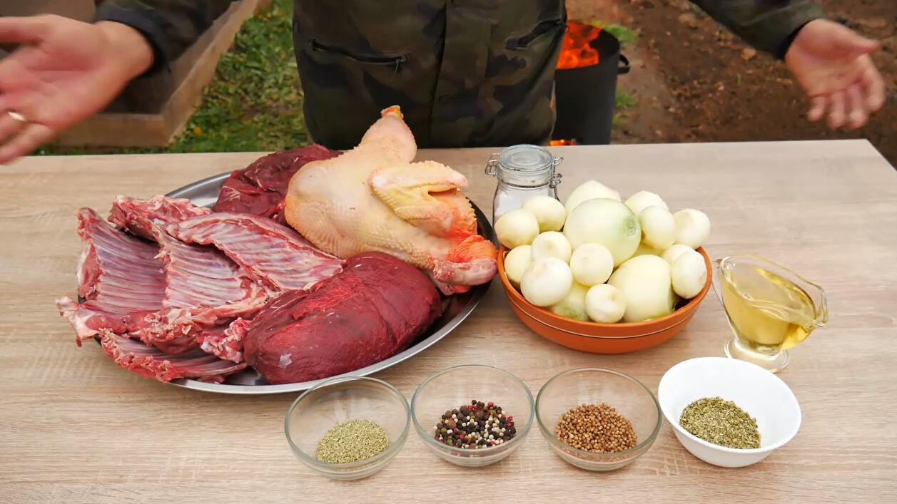 俄罗斯式炖羊肉,简直太诱人!俄罗斯大叔的霸气一餐!