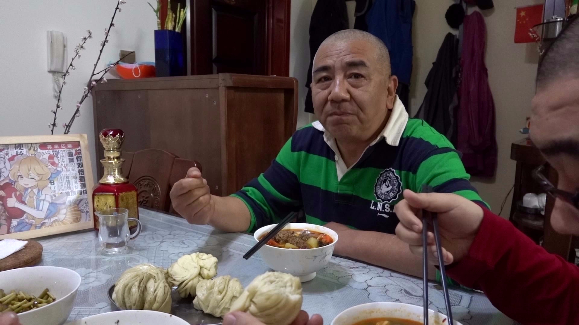 【老司马的日常食堂】暄软的花卷儿配上牛肉丸子烩菜老好吃了