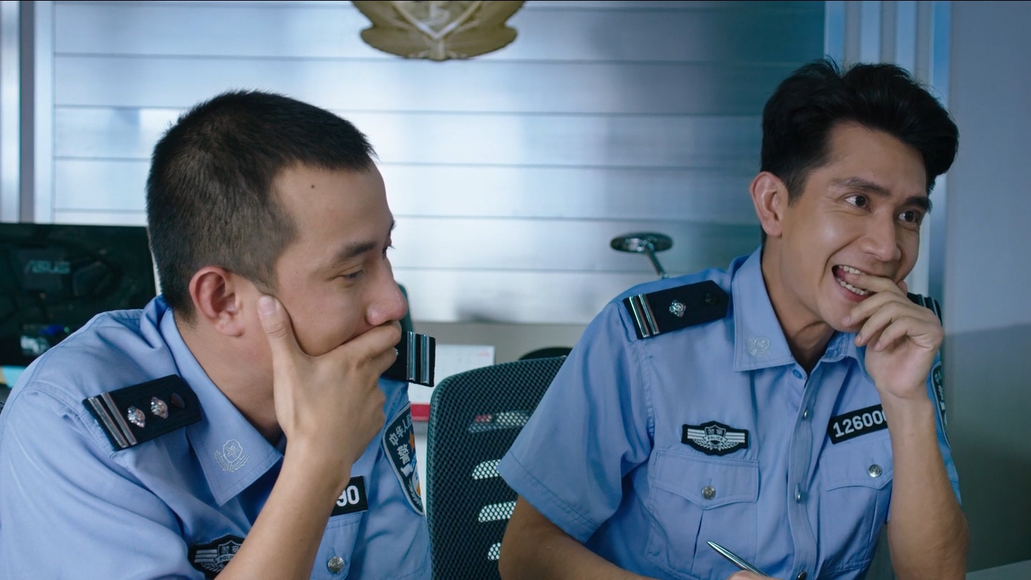 《美人鱼》经典名场面:我们受过严格的训练,无论多好笑我们都不会笑