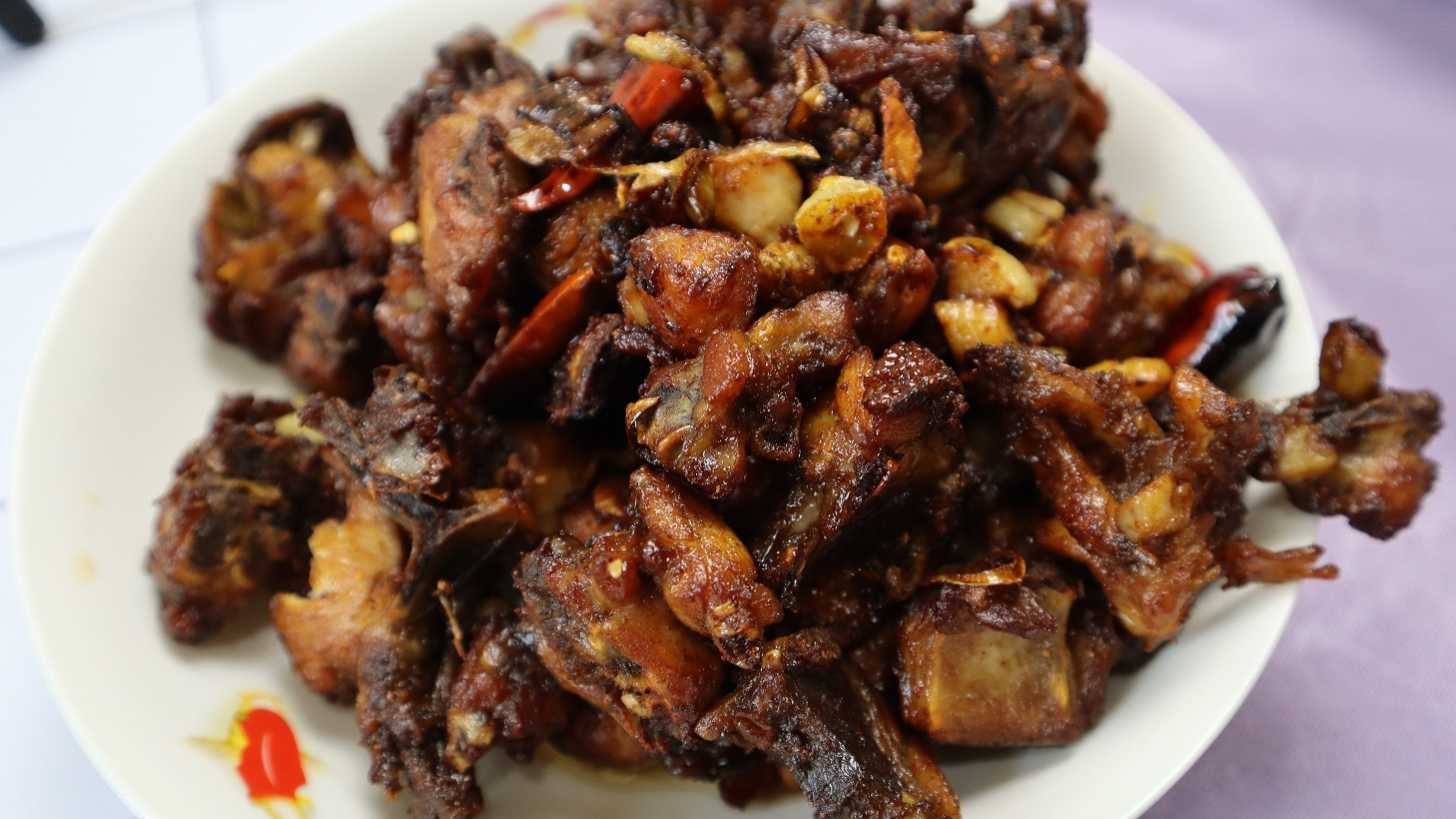 9块钱买了两个鸡背,做辣子鸡背