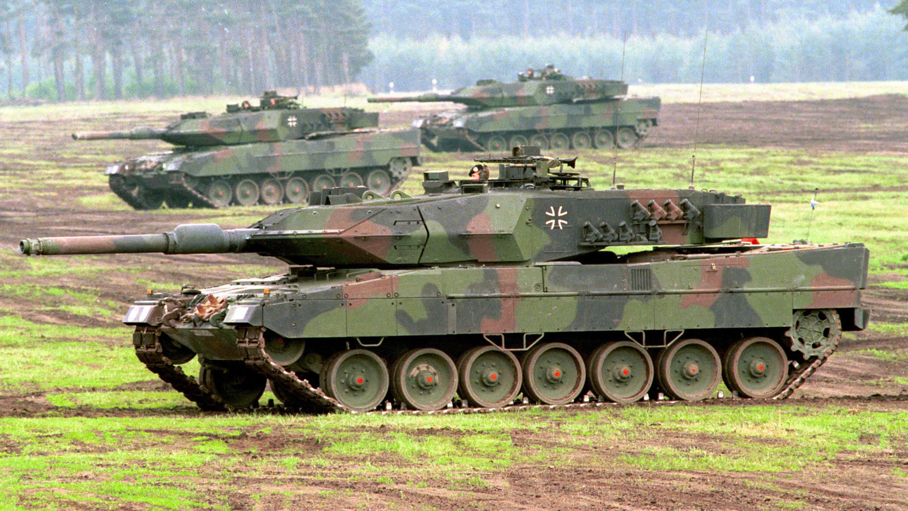 【中英双字】德国豹2主战坦克简介