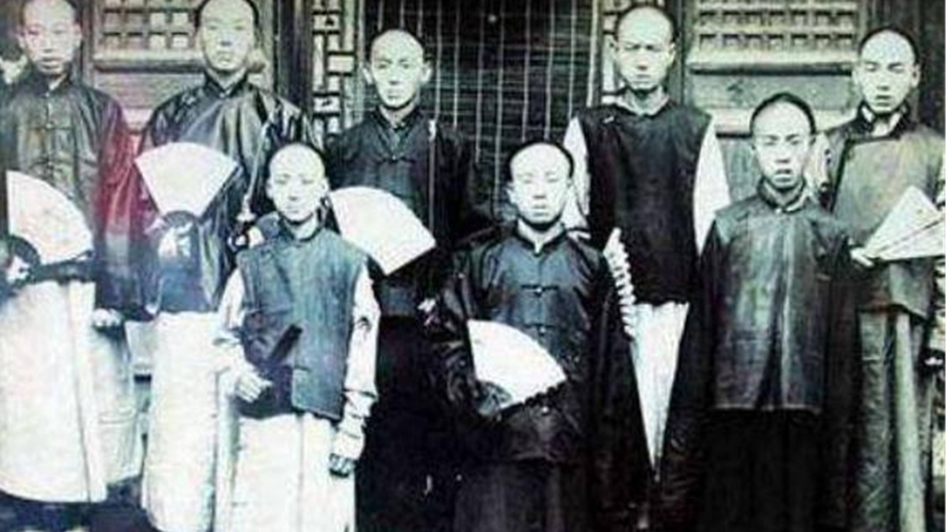 清朝灭亡后八旗子弟和格格们都去哪了?为何满语也随之消失了?
