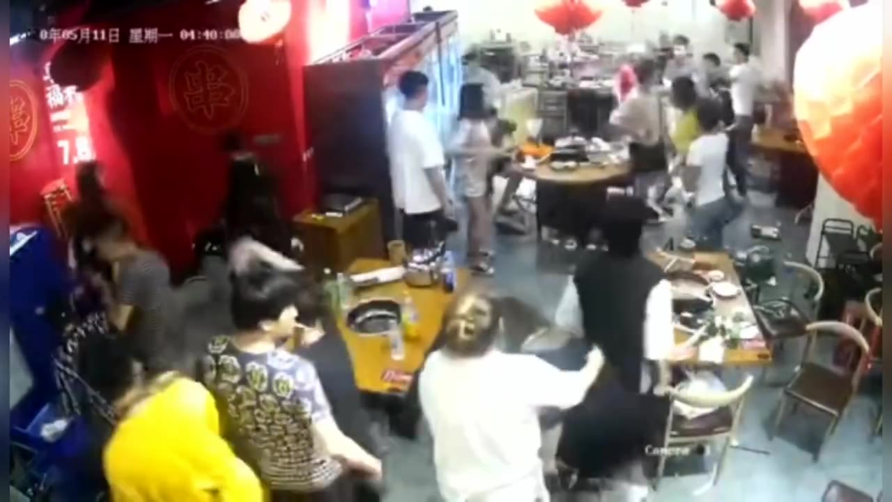 今日法制事件:火锅店店斗殴