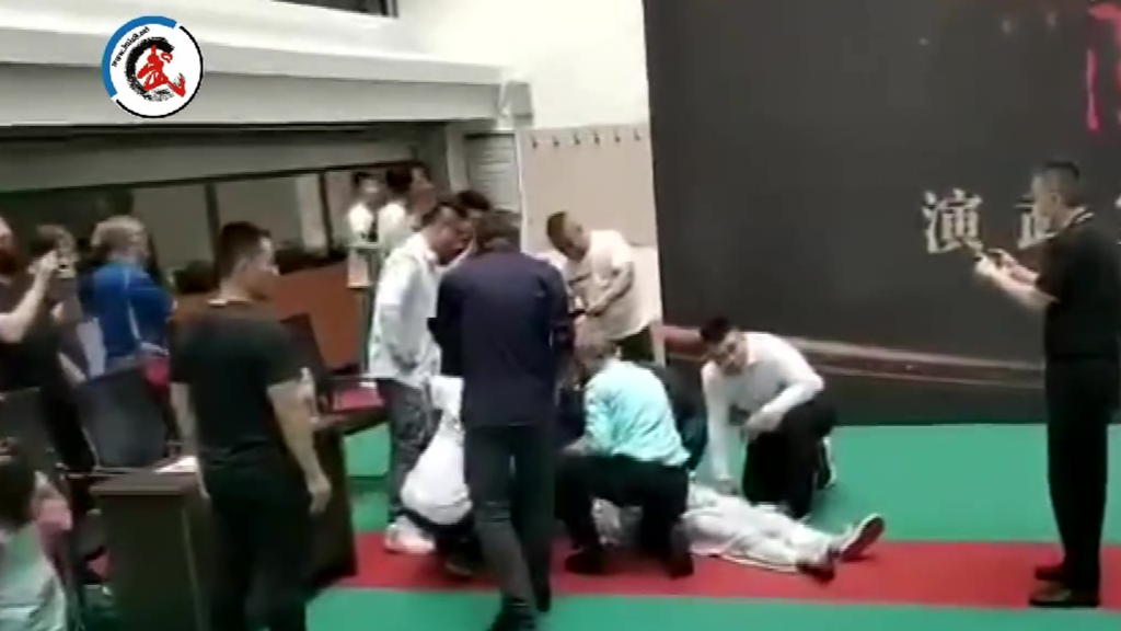 马保国上场被连续三次击倒,浑元形意太极拳马保国被KO