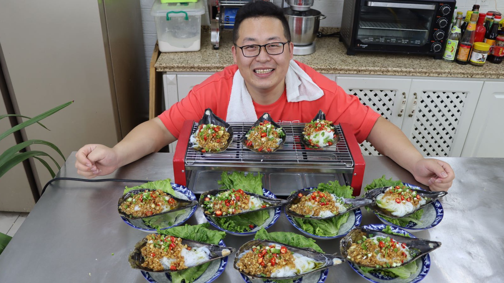 130买10只大带子,做“蒜蓉粉丝烤带子”粉丝好吃肉太少