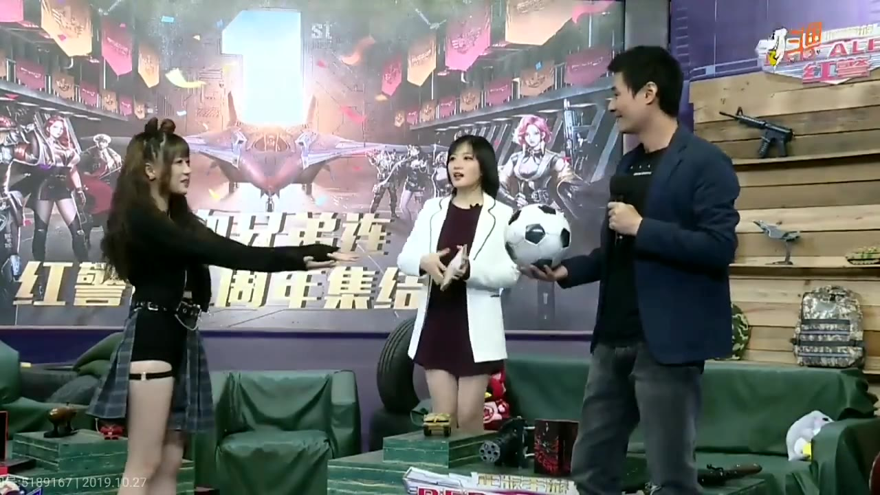 神仙组合?李毅亲身示范教骆歆颠球,骆歆直言周淑怡对A