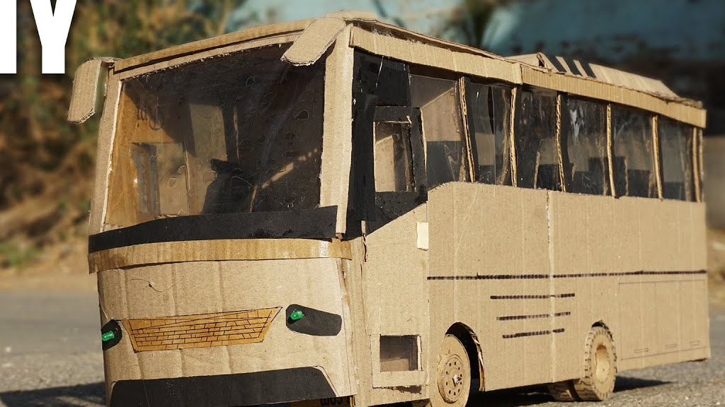 纸板制作,精美公交车