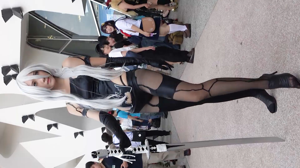 黑色