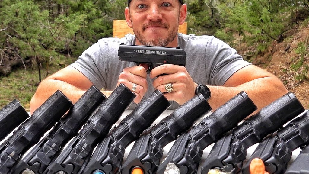 最廉价的.45口径手枪,枪管塞上杂物后射击会炸膛吗?