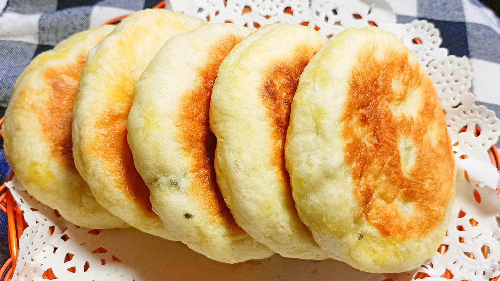 不揉面不擀面,简单2步,教你做发面糖饼,比包子好吃油条简单