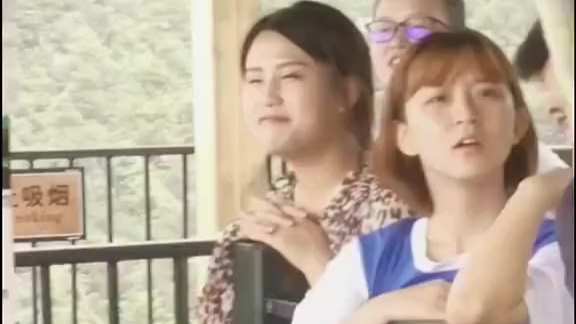 嘴上重拳出击,实则怂的一匹