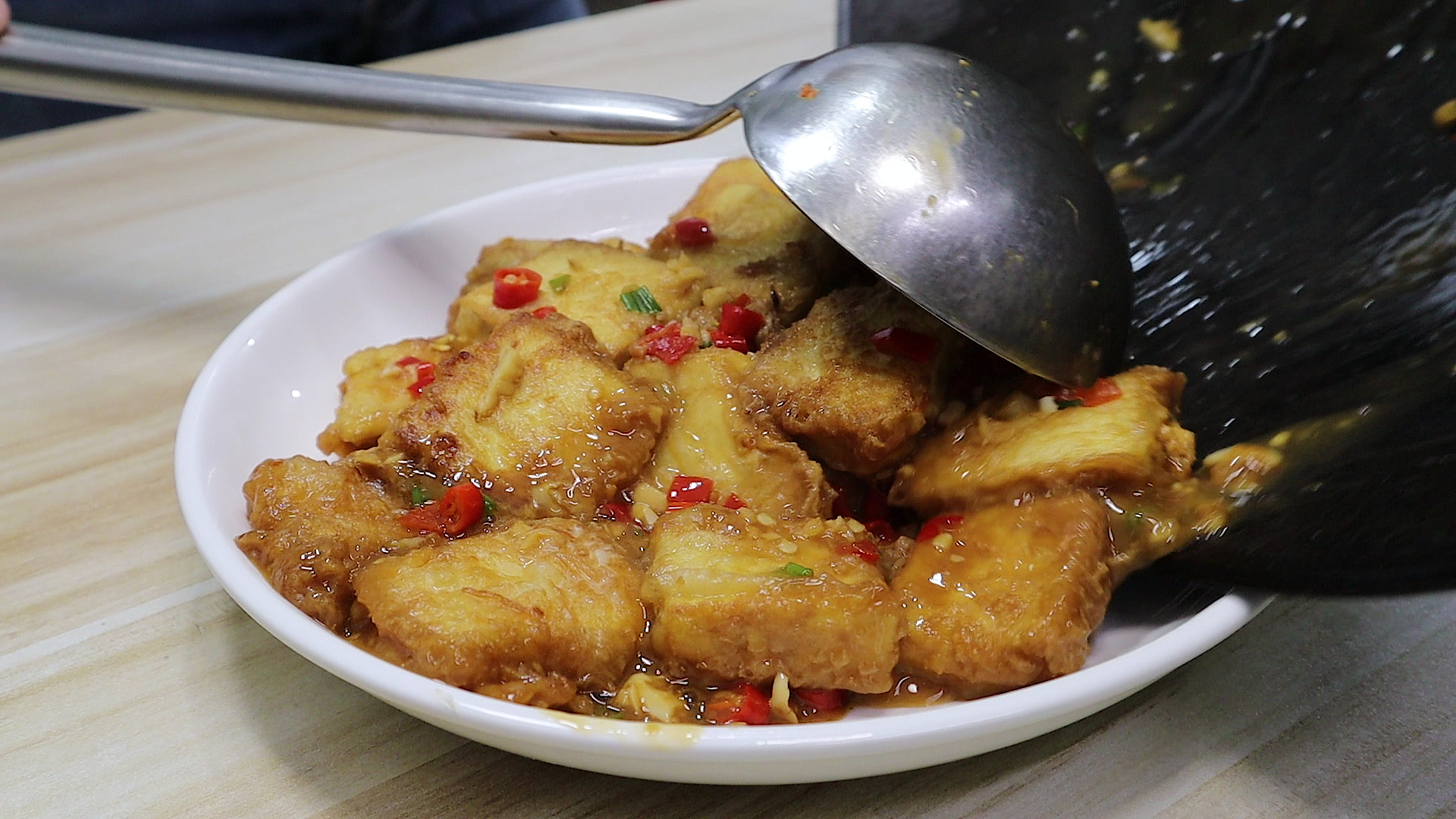 蒜香豆腐,做法简单,好吃下饭